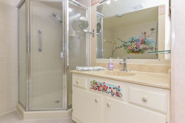 2641 W Gately Drive W 1702, West Palm Beach, FL 33415