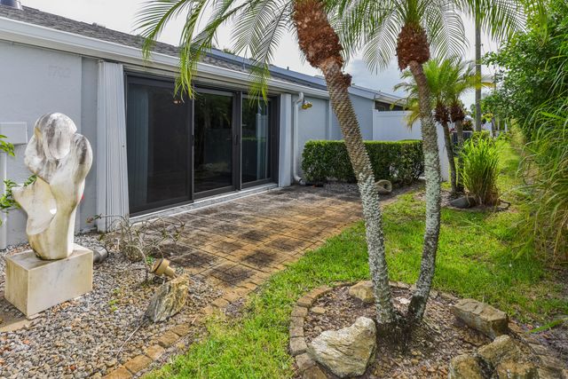 2641 W Gately Drive W 1702, West Palm Beach, FL 33415
