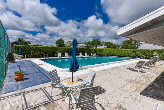 2641 W Gately Drive W 1702, West Palm Beach, FL 33415