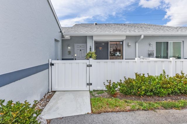 2641 W Gately Drive W 1702, West Palm Beach, FL 33415
