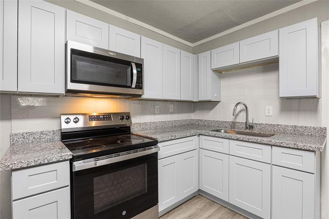 394 County Road 3378, Cleveland, TX 77327