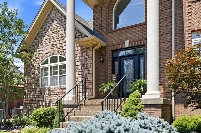 8101 Bella Woods Dr, Louisville, KY 40214