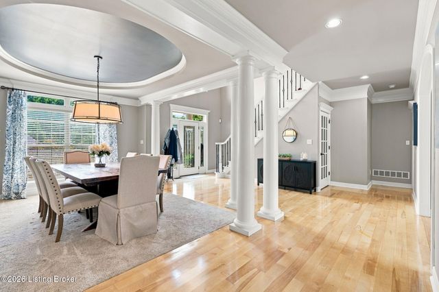 8101 Bella Woods Dr, Louisville, KY 40214