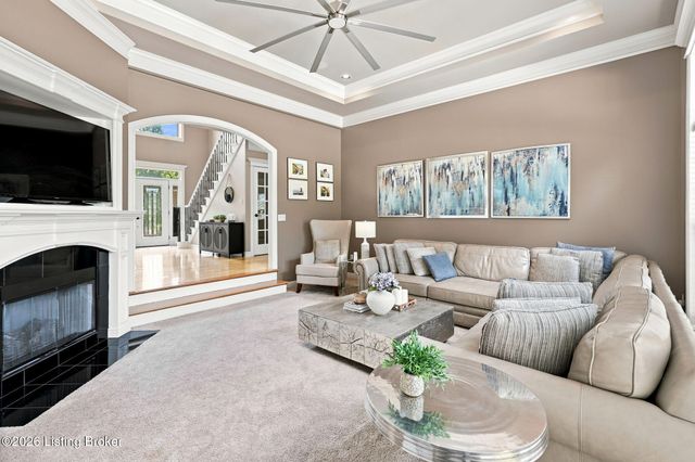 8101 Bella Woods Dr, Louisville, KY 40214