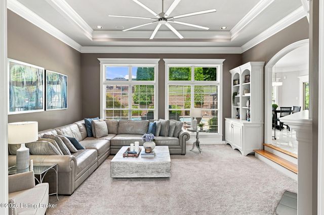 8101 Bella Woods Dr, Louisville, KY 40214