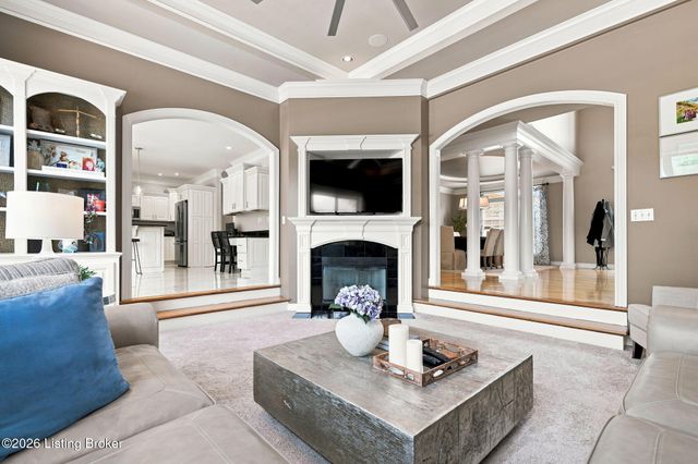 8101 Bella Woods Dr, Louisville, KY 40214