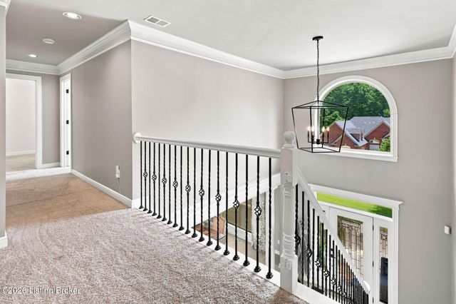 8101 Bella Woods Dr, Louisville, KY 40214