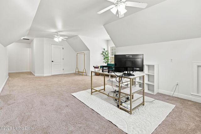8101 Bella Woods Dr, Louisville, KY 40214