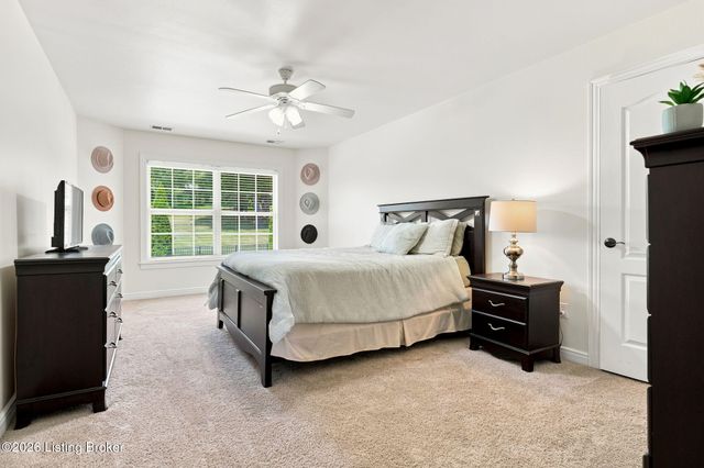 8101 Bella Woods Dr, Louisville, KY 40214