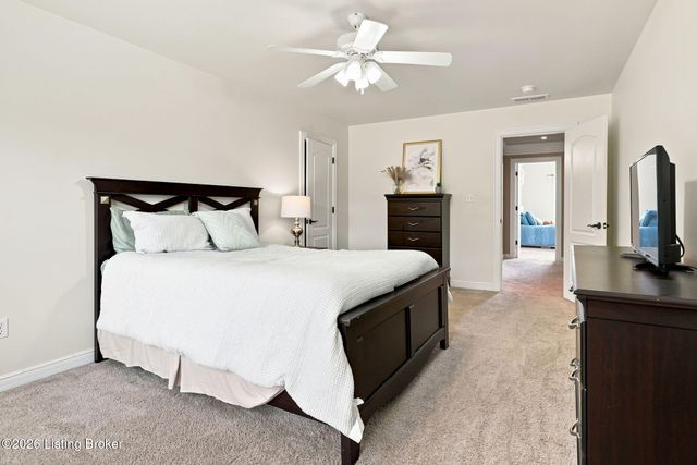 8101 Bella Woods Dr, Louisville, KY 40214