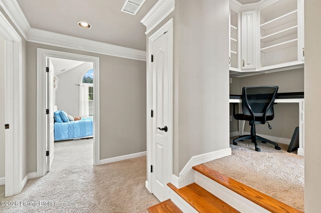 8101 Bella Woods Dr, Louisville, KY 40214