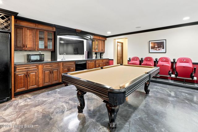 8101 Bella Woods Dr, Louisville, KY 40214