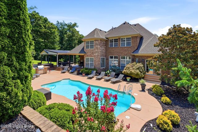 8101 Bella Woods Dr, Louisville, KY 40214