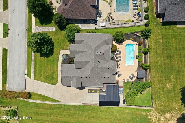 8101 Bella Woods Dr, Louisville, KY 40214