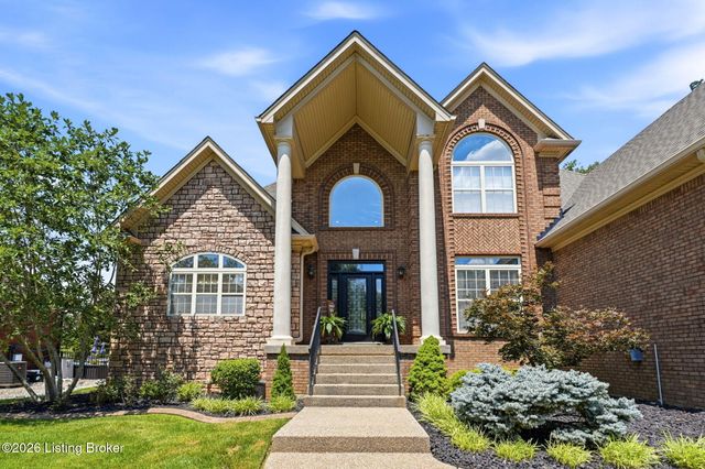 8101 Bella Woods Dr, Louisville, KY 40214