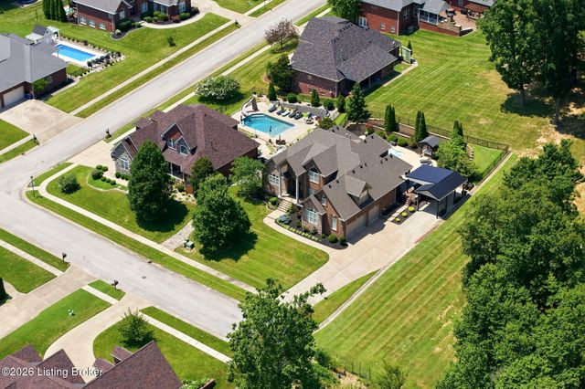 8101 Bella Woods Dr, Louisville, KY 40214