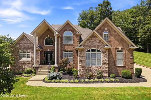 8101 Bella Woods Dr, Louisville, KY 40214