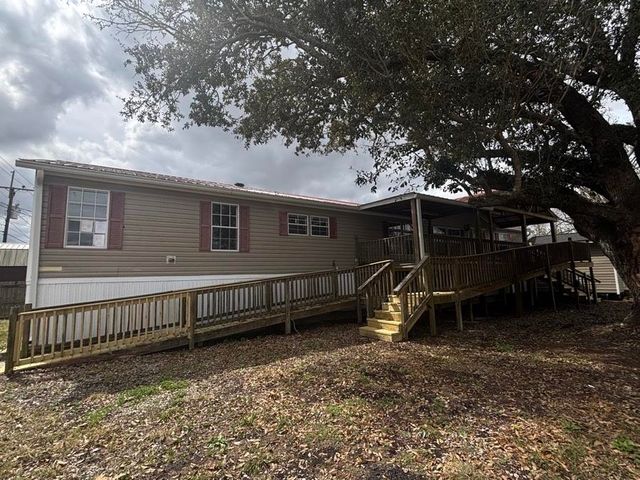 2300 Hwy 182, Raceland, LA 70394
