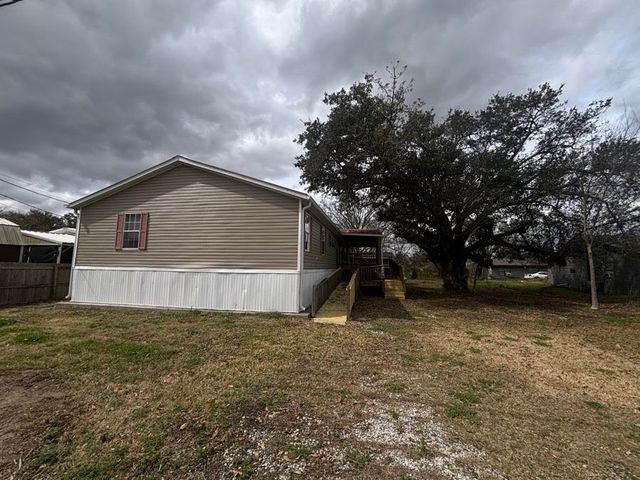 2300 Hwy 182, Raceland, LA 70394