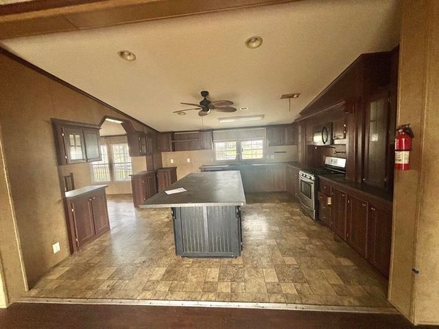 2300 Hwy 182, Raceland, LA 70394
