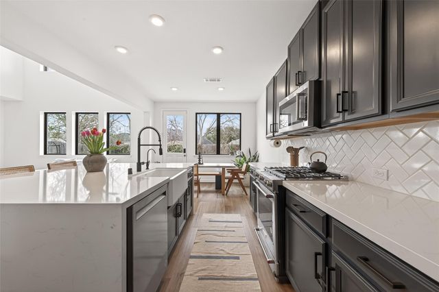 2806 Tumlinson Drive, Fresno, TX 77545