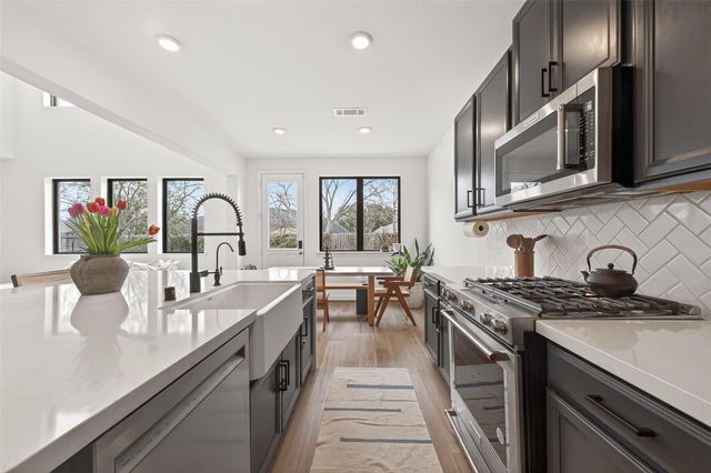 2806 Tumlinson Drive, Fresno, TX 77545