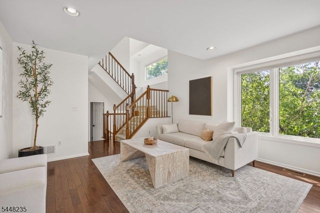 76 Blackburne Ter, West Orange Twp., NJ 07052