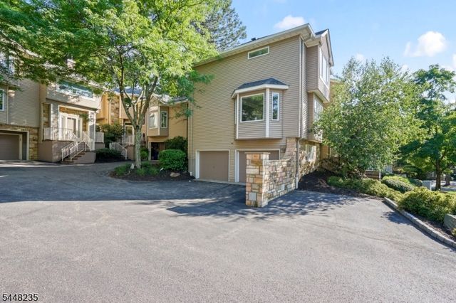 76 Blackburne Ter, West Orange Twp., NJ 07052