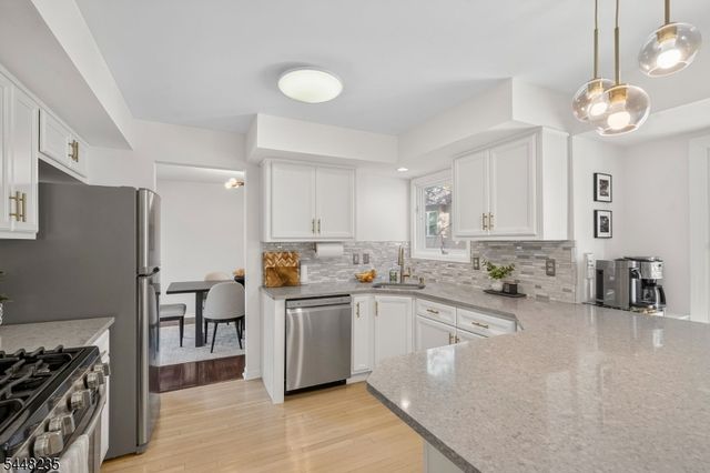 76 Blackburne Ter, West Orange Twp., NJ 07052