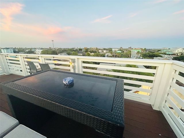 410 N Station St, Port Aransas, TX 78373