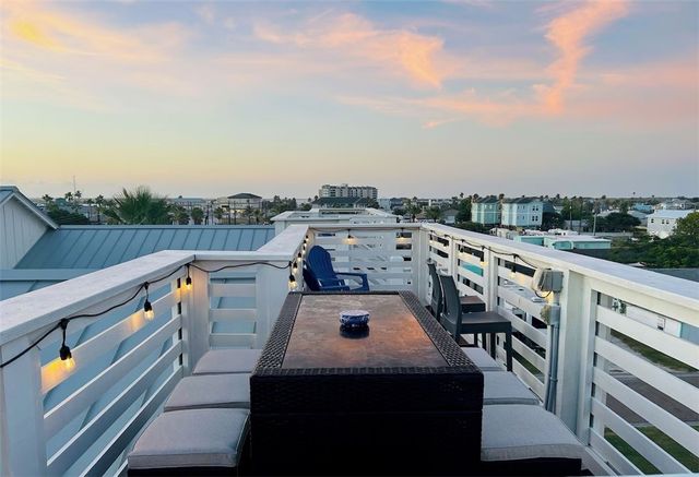 410 N Station St, Port Aransas, TX 78373