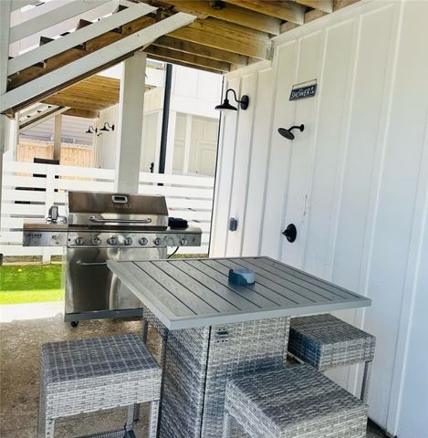 410 N Station St, Port Aransas, TX 78373