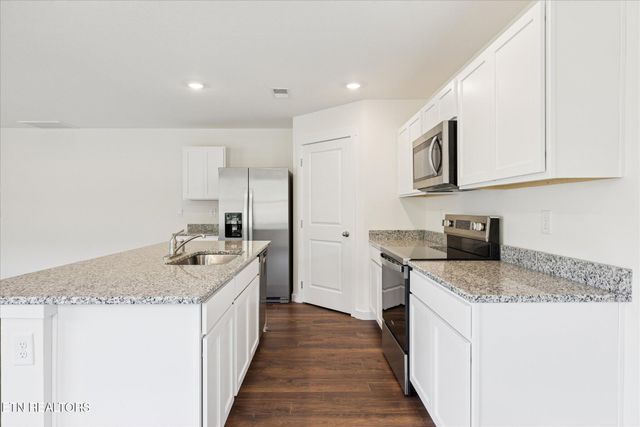 127 N Rolling Meadows Drive, Harriman, TN 37748