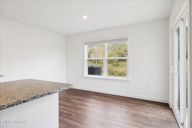 127 N Rolling Meadows Drive, Harriman, TN 37748