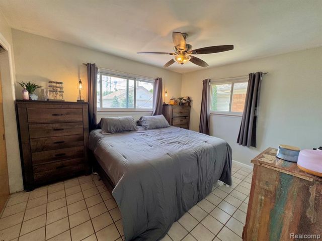 21218 Benjamin Street, Saint Clair Shores, MI 48081
