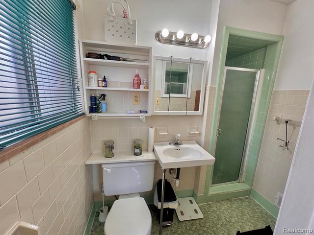 21218 Benjamin Street, Saint Clair Shores, MI 48081