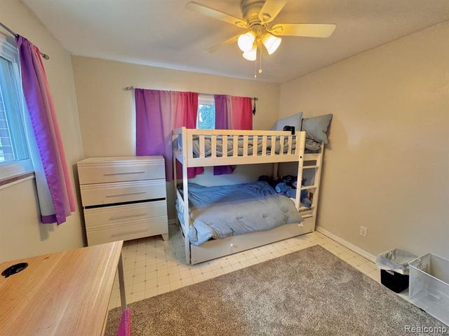 21218 Benjamin Street, Saint Clair Shores, MI 48081