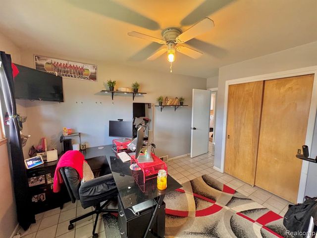 21218 Benjamin Street, Saint Clair Shores, MI 48081