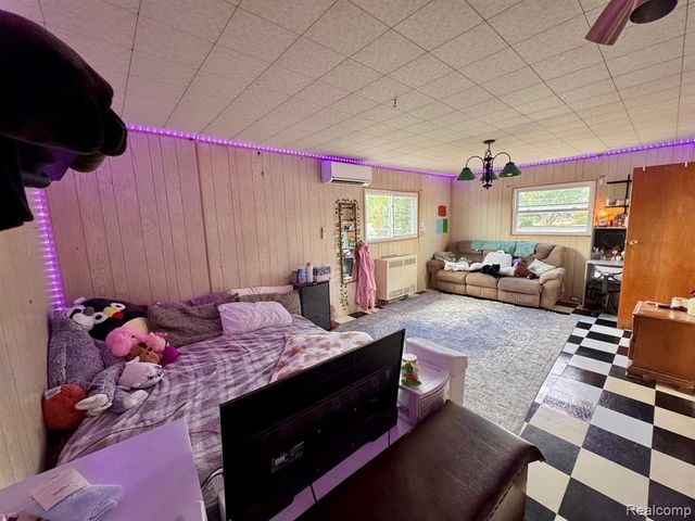 21218 Benjamin Street, Saint Clair Shores, MI 48081