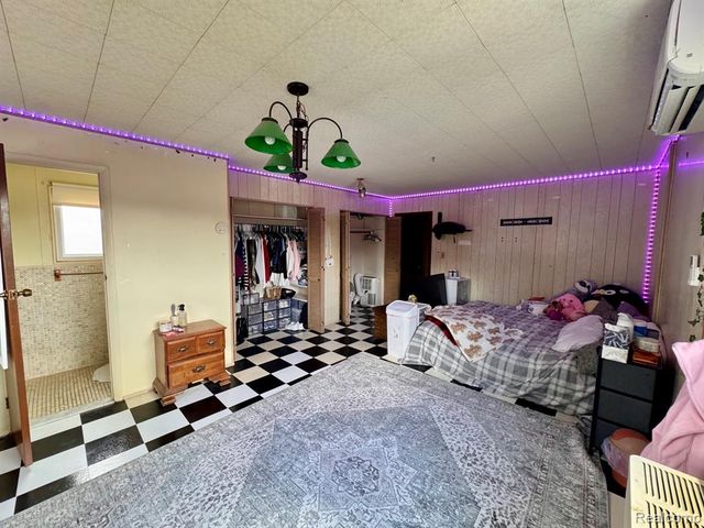 21218 Benjamin Street, Saint Clair Shores, MI 48081