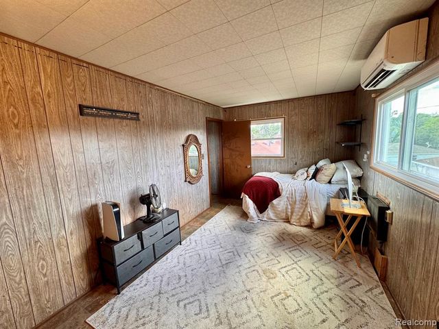 21218 Benjamin Street, Saint Clair Shores, MI 48081