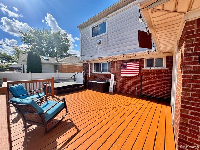 21218 Benjamin Street, Saint Clair Shores, MI 48081