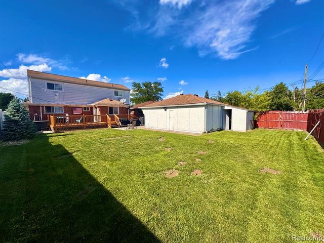 21218 Benjamin Street, Saint Clair Shores, MI 48081