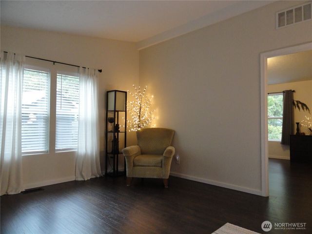 90 N Hamma Hamma Drive E, Hoodsport, WA 98548