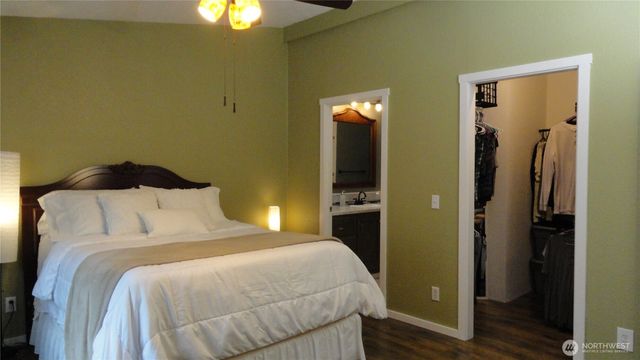 90 N Hamma Hamma Drive E, Hoodsport, WA 98548