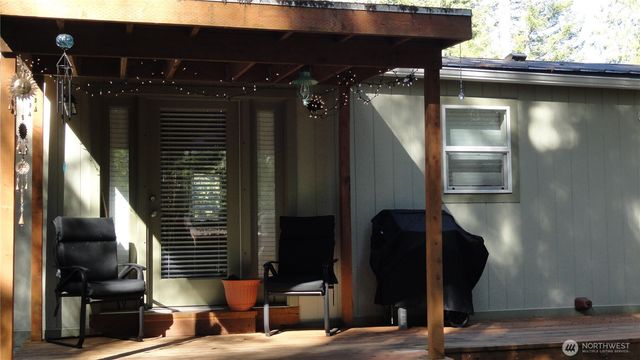 90 N Hamma Hamma Drive E, Hoodsport, WA 98548