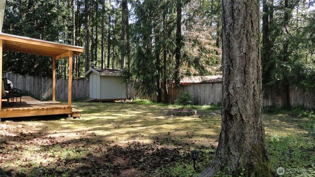 90 N Hamma Hamma Drive E, Hoodsport, WA 98548