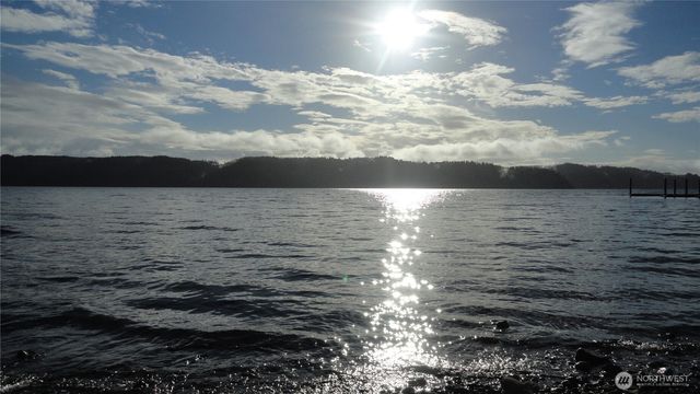 90 N Hamma Hamma Drive E, Hoodsport, WA 98548