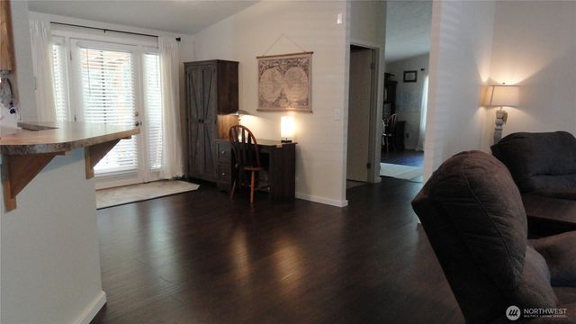 90 N Hamma Hamma Drive E, Hoodsport, WA 98548