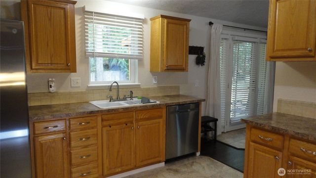 90 N Hamma Hamma Drive E, Hoodsport, WA 98548